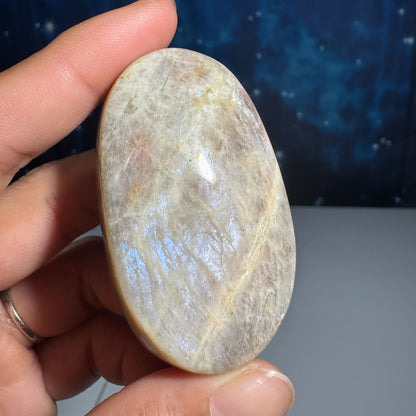 Russian Moonstone with Sunstone Palm Stone – Belomorite • 0.077 kg