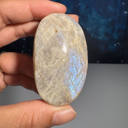 Russian Moonstone with Sunstone Palm Stone – Belomorite • 0.077 kg