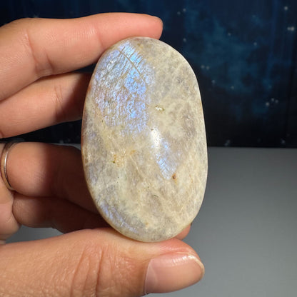 Russian Moonstone with Sunstone Palm Stone – Belomorite • 0.077 kg