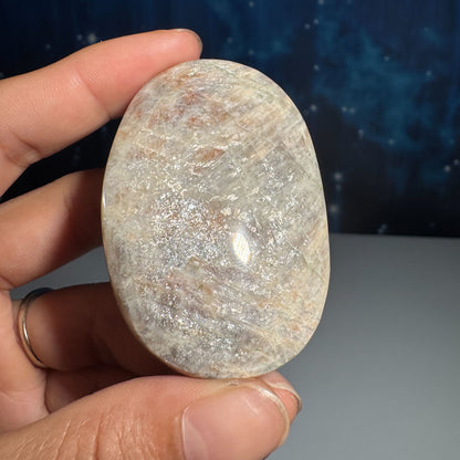 Belomorite palm stone 2 1/2 × 1 5/8 × 3/4 in - 2.9 oz