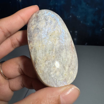 Russian Moonstone with Sunstone Palm Stone – Belomorite • 0.096 kg