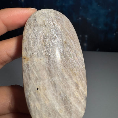 Russian Moonstone with Sunstone Palm Stone – Belomorite • 0.096 kg