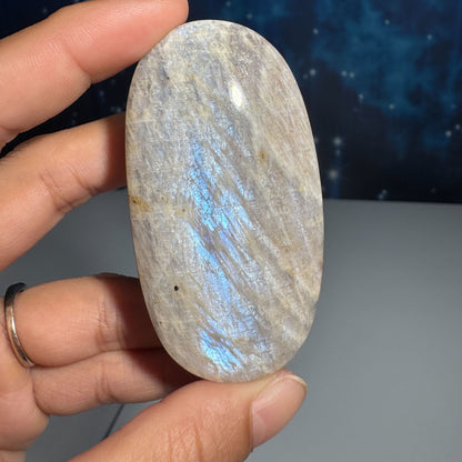 Russian Moonstone with Sunstone Palm Stone – Belomorite • 0.096 kg