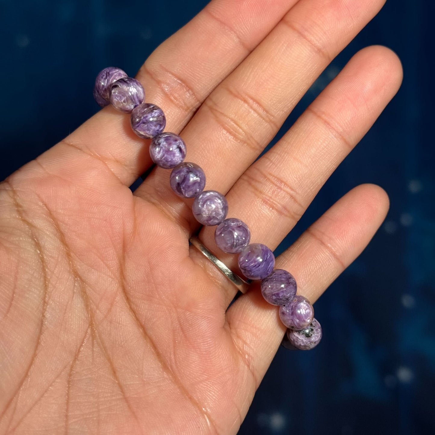 One (1) Charoite bracelet | stretchy | 8mm beads | Flashy