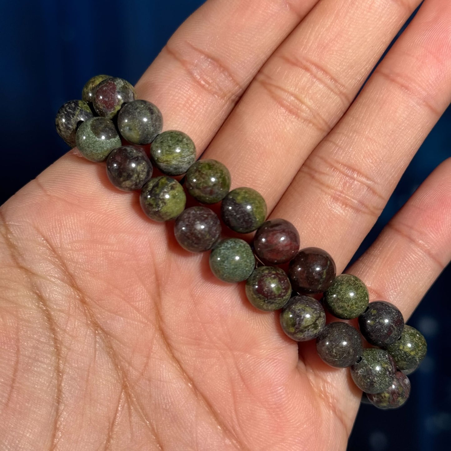 One (1) Dragonsblood bracelet | stretchy | 8mm beads