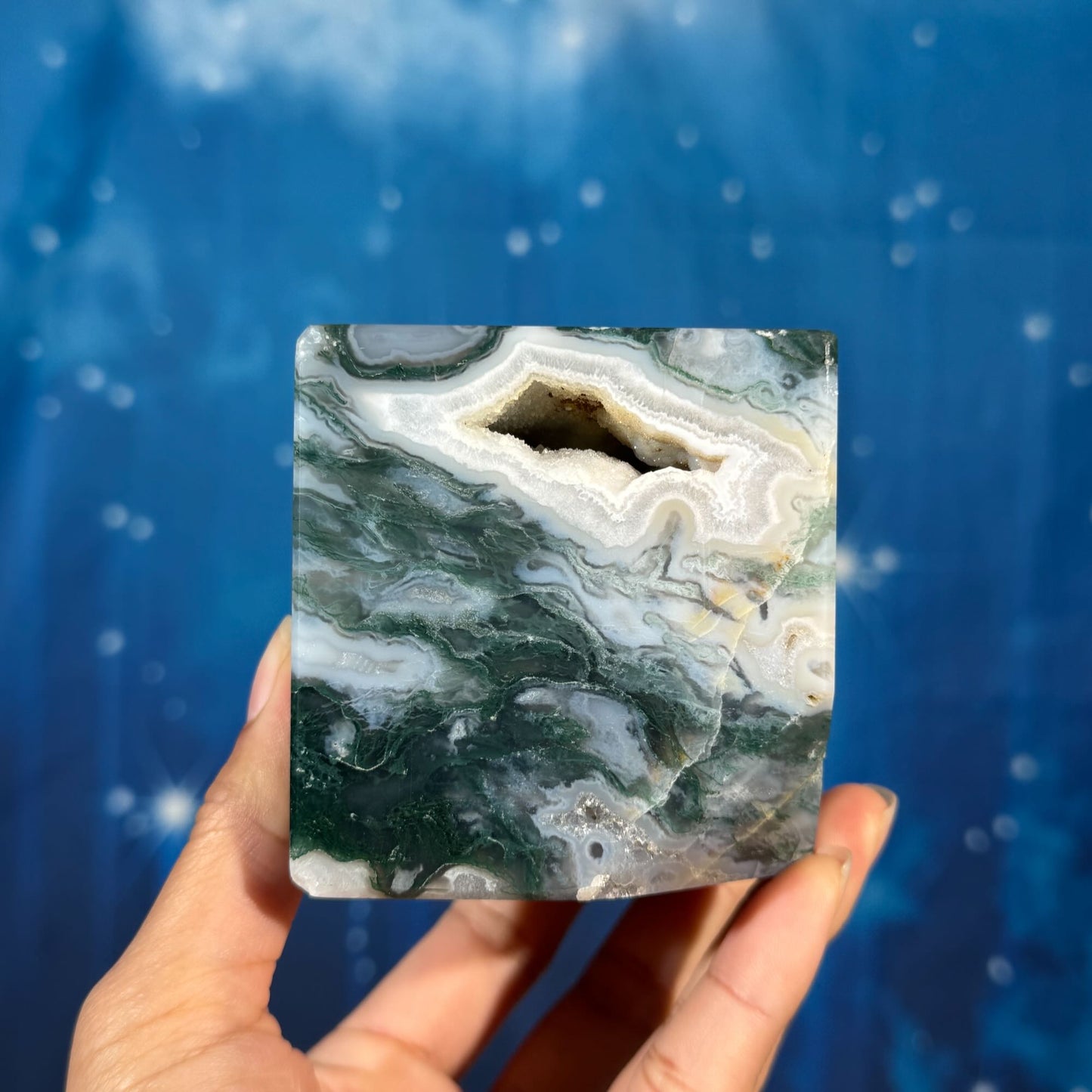 Moss Agate Cube – Corner-Standing • 0.913 kg