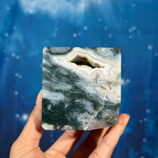 Moss Agate Cube – Corner-Standing • 0.913 kg