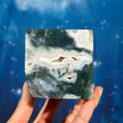 Moss Agate Cube – Corner-Standing • 0.913 kg