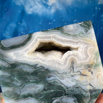 Moss Agate Cube – Corner-Standing • 0.913 kg