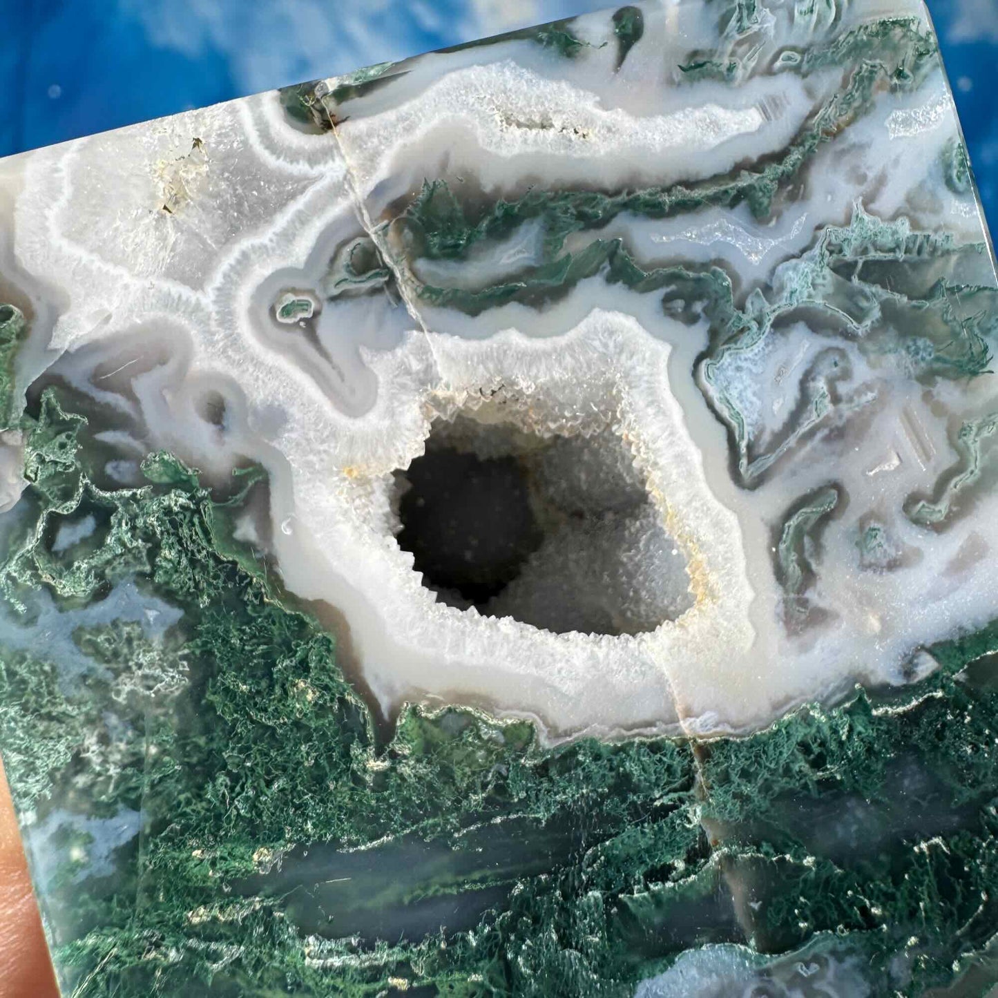 Moss Agate Cube – Corner-Standing • 0.913 kg