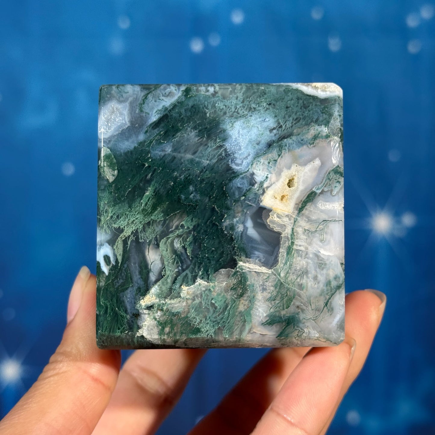 Moss Agate Cube – Corner-Standing • 0.544 kg