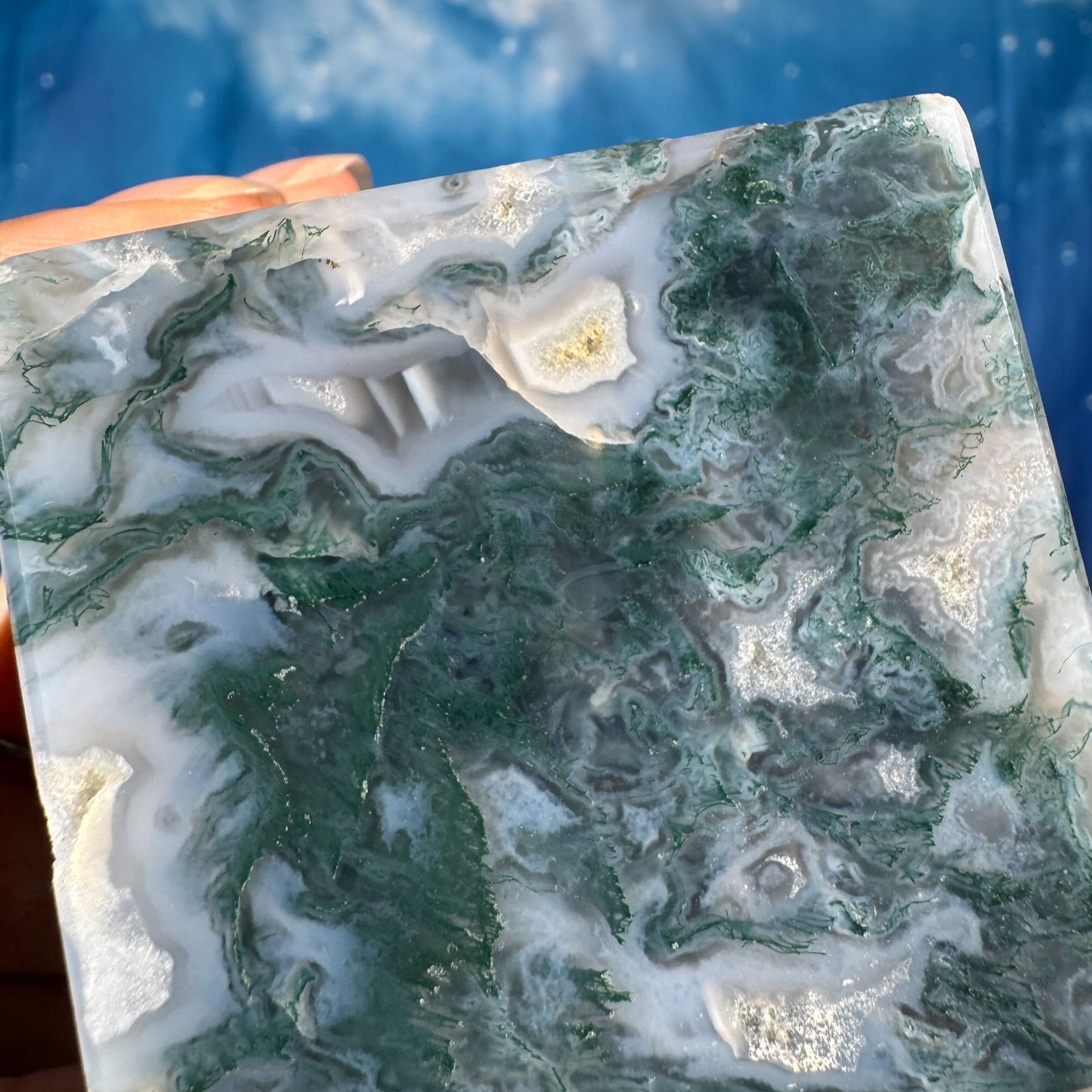 Moss Agate Cube – Corner-Standing • 0.544 kg