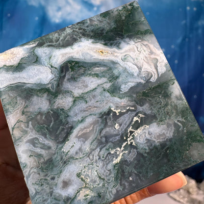 Moss Agate Cube – Corner-Standing • 0.544 kg