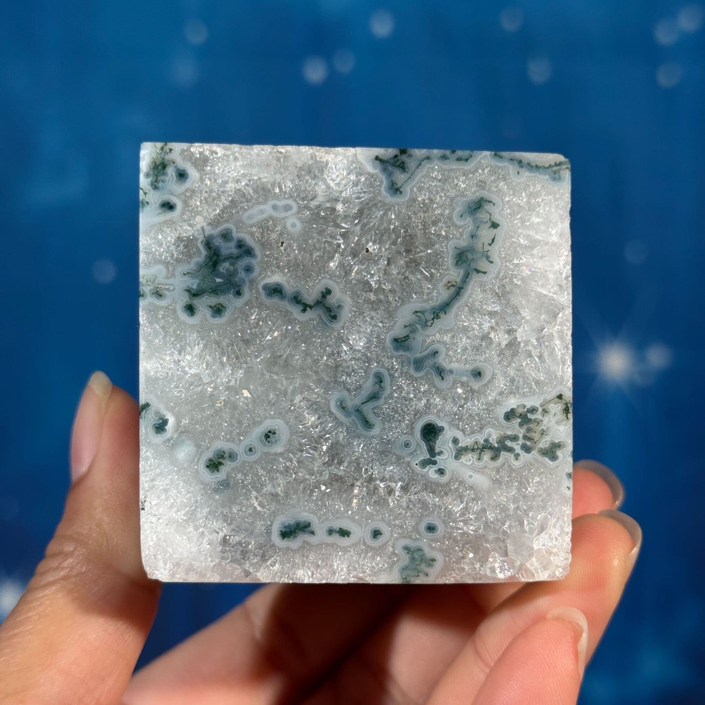Moss Agate Cube – Corner-Standing • 0.405 kg