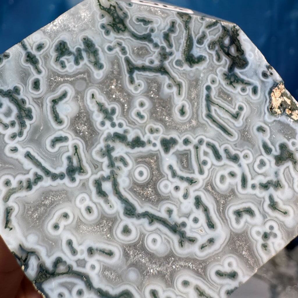 Moss Agate Cube – Corner-Standing • 0.405 kg