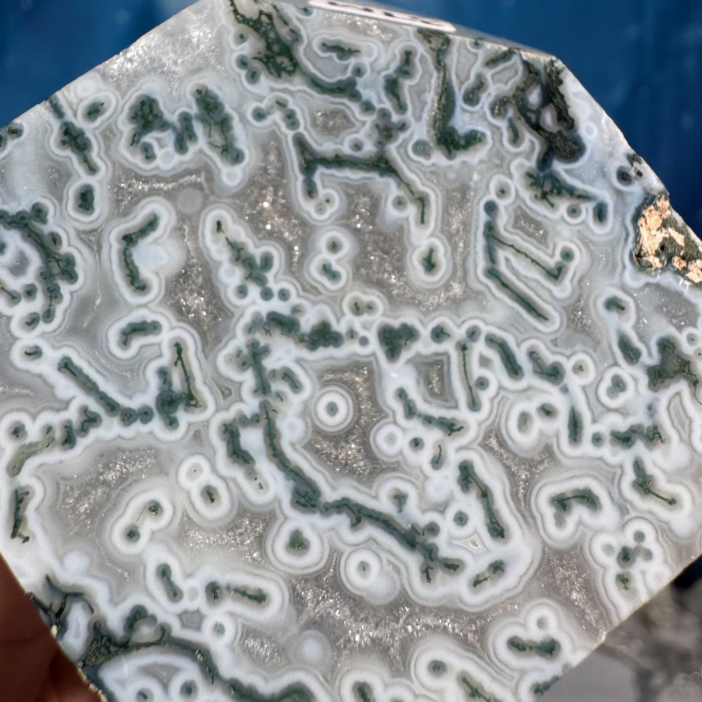 Moss Agate Cube – Corner-Standing • 0.405 kg
