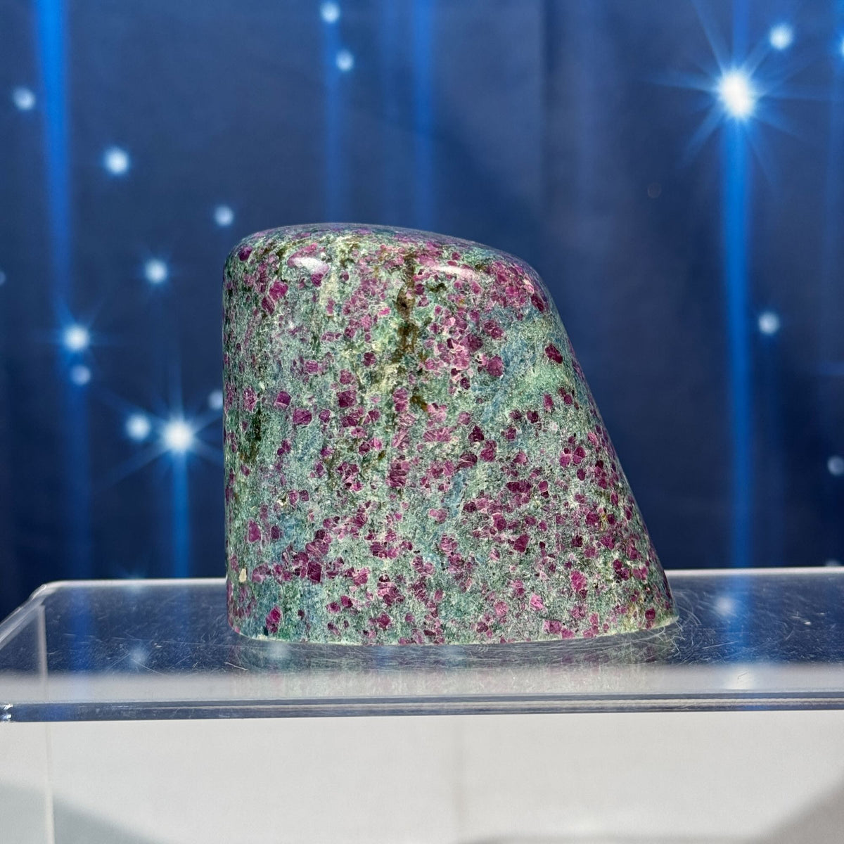 Ruby in Fuchsite Free Form – UV-Reactive • 0.323 kg