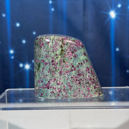 Ruby in Fuchsite Free Form – UV-Reactive • 0.323 kg