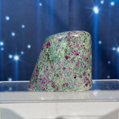 Ruby in Fuchsite Free Form – UV-Reactive • 0.323 kg