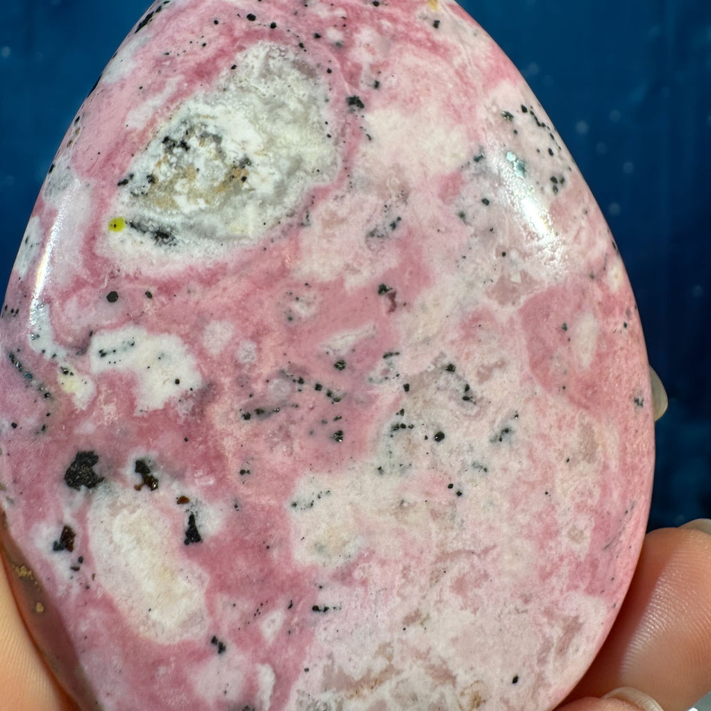 Rhodonite Free Form – 0.238 kg