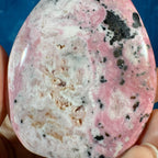 Rhodonite Free Form – 0.238 kg