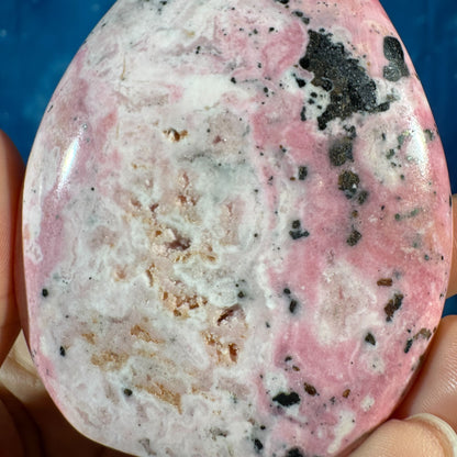 Rhodonite Free Form – 0.238 kg