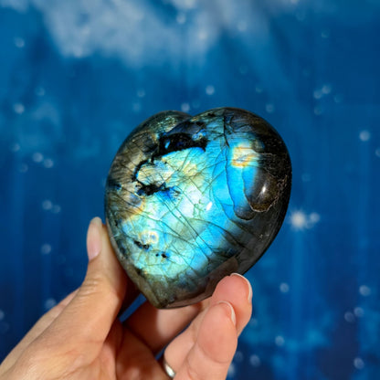 Labradorite Heart – Extremely Flashy • 0.360 kg