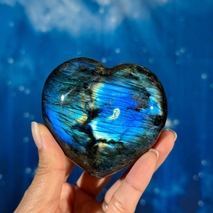 Labradorite Heart – Extremely Flashy • 0.360 kg