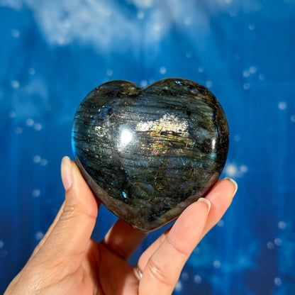 Labradorite Heart – Extremely Flashy • 0.360 kg