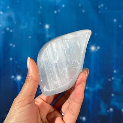 Satin Spar Bowl – Leaf-shaped • 0.221 kg