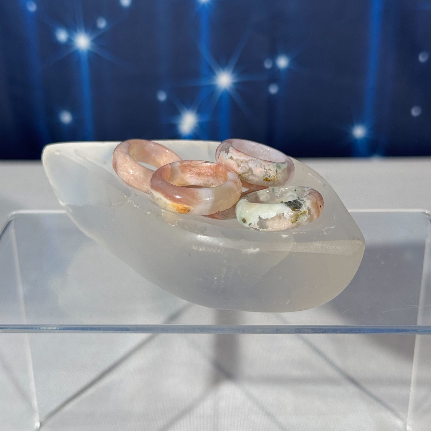 Satin Spar Bowl – Leaf-shaped • 0.221 kg