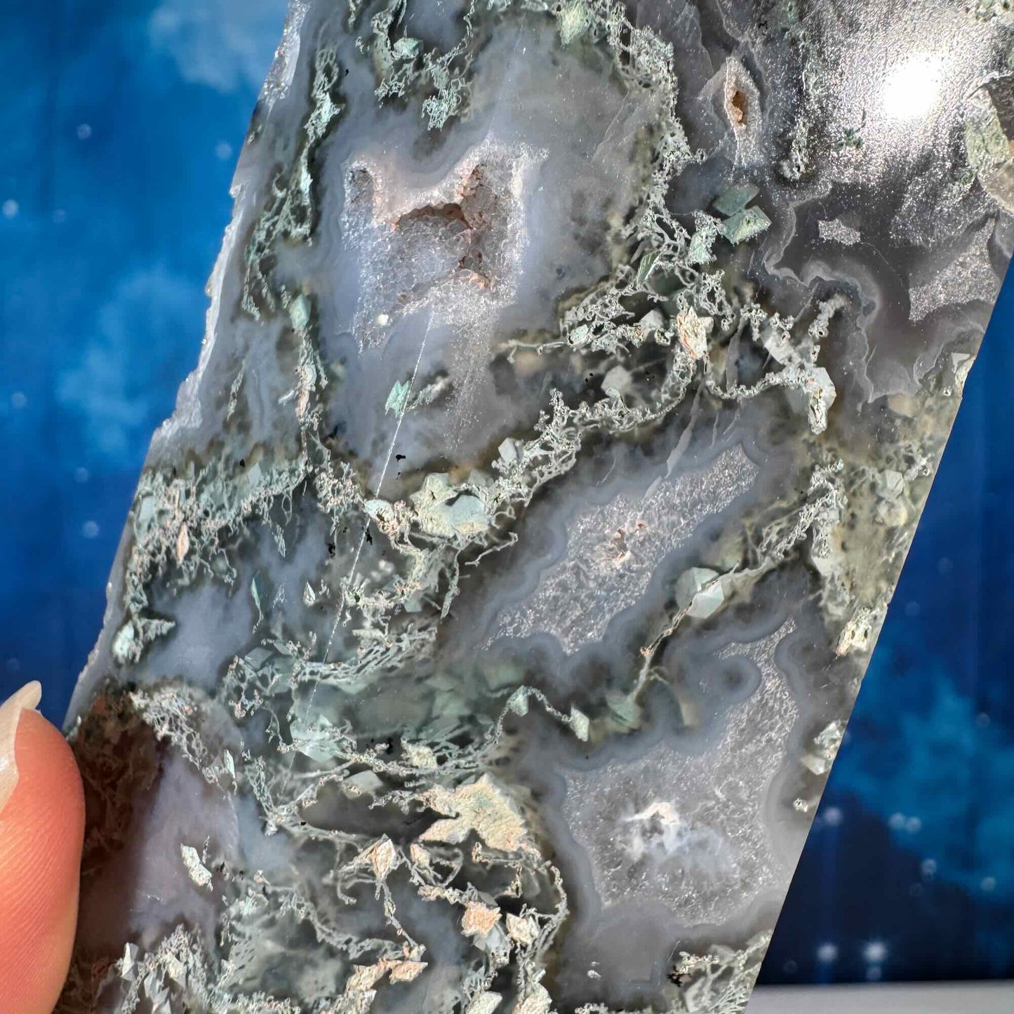Moss Agate Druzy Tower – 1.089 kg