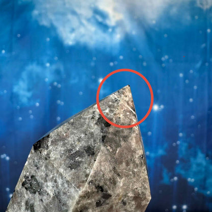 Sodalite-Syenite Tower – Yooperlite® • 0.865 kg