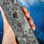 Sodalite-Syenite Tower – Yooperlite® • 0.865 kg
