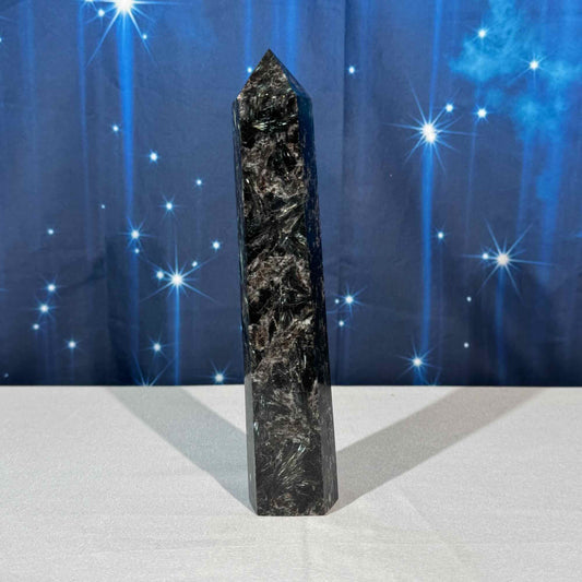 Arfvedsonite Tower – 0.763 kg