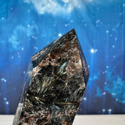 Arfvedsonite Tower – 0.763 kg