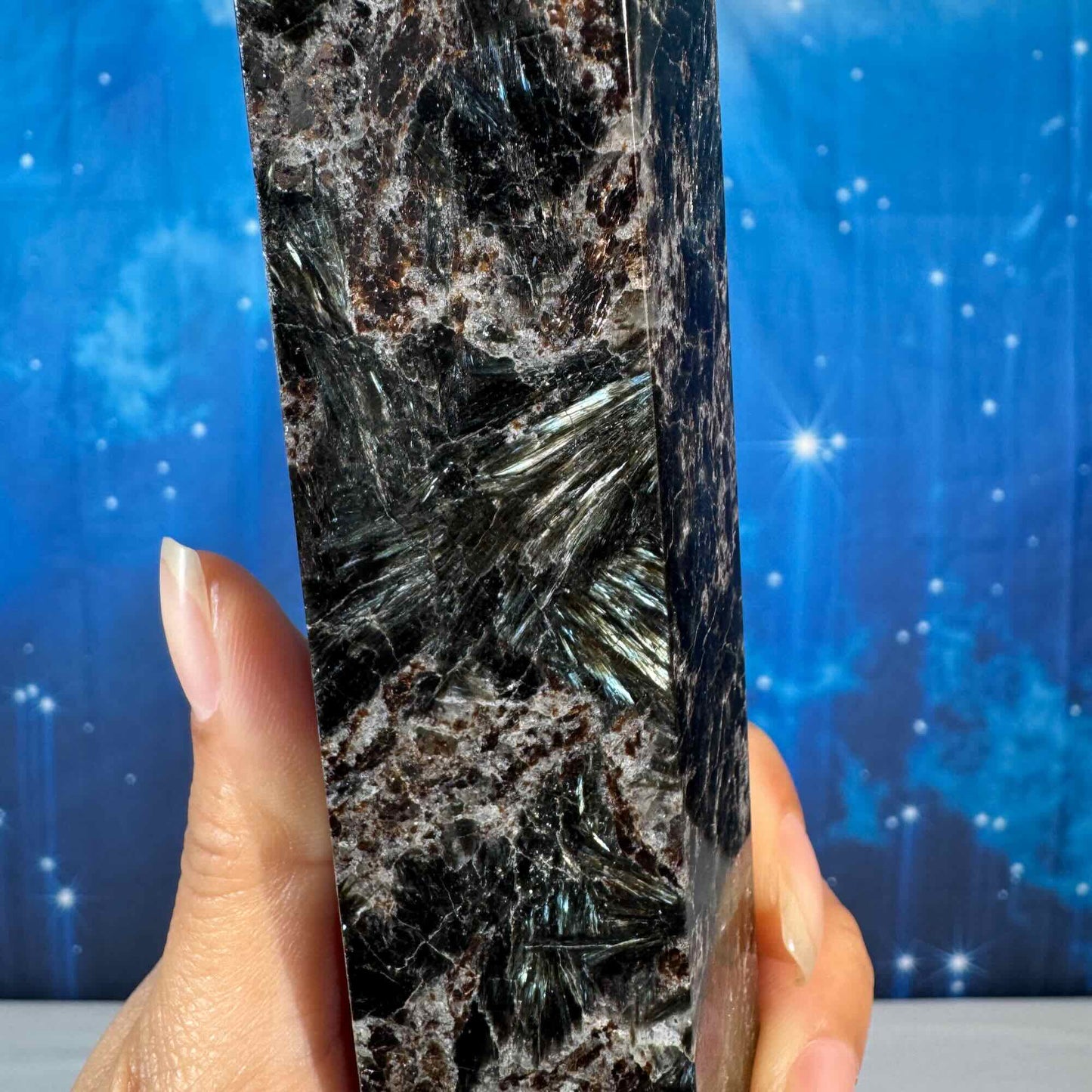 Arfvedsonite Tower – 0.763 kg