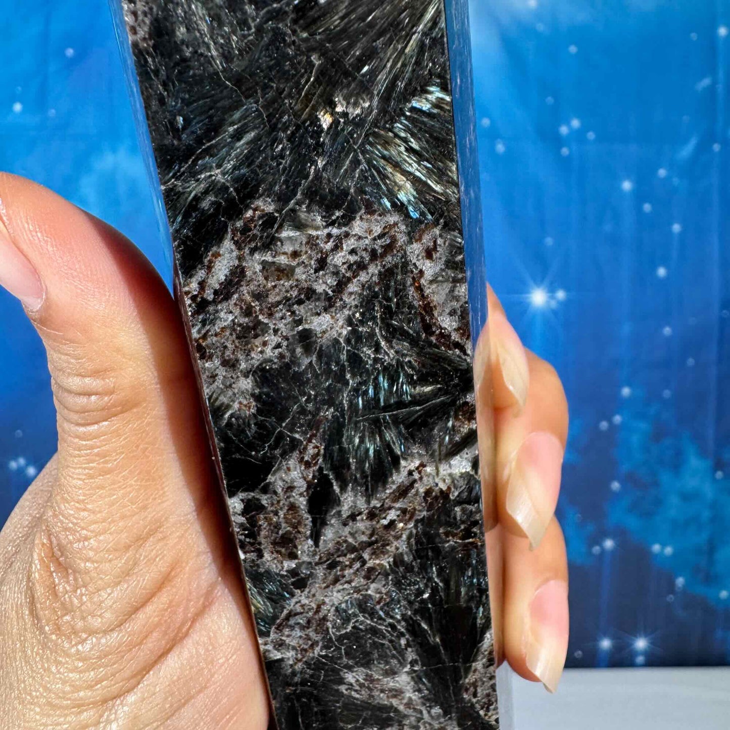 Arfvedsonite Tower – 0.763 kg
