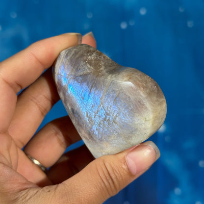 Moonstone with Sunstone Heart – Belomorite • 0.116 kg
