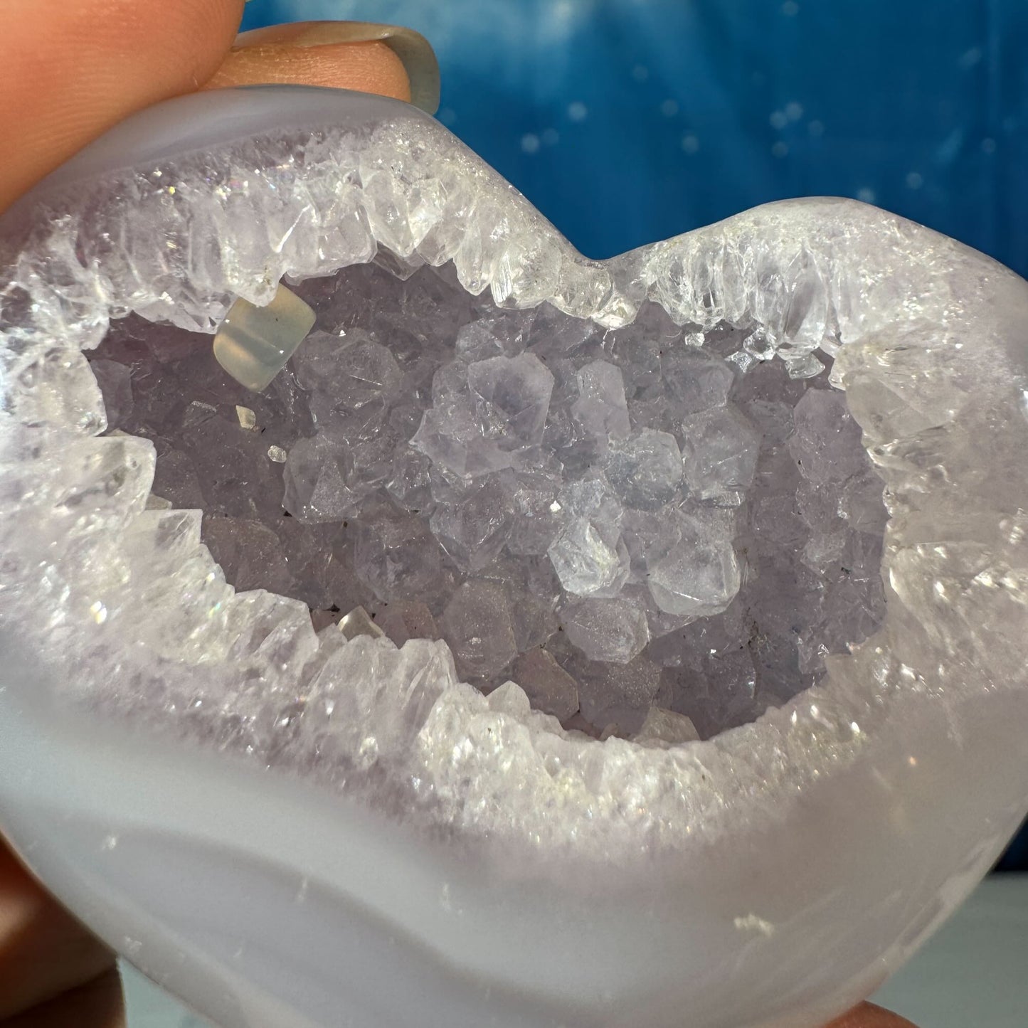 Druzy Agate Heart with Calcite – 0.077 kg