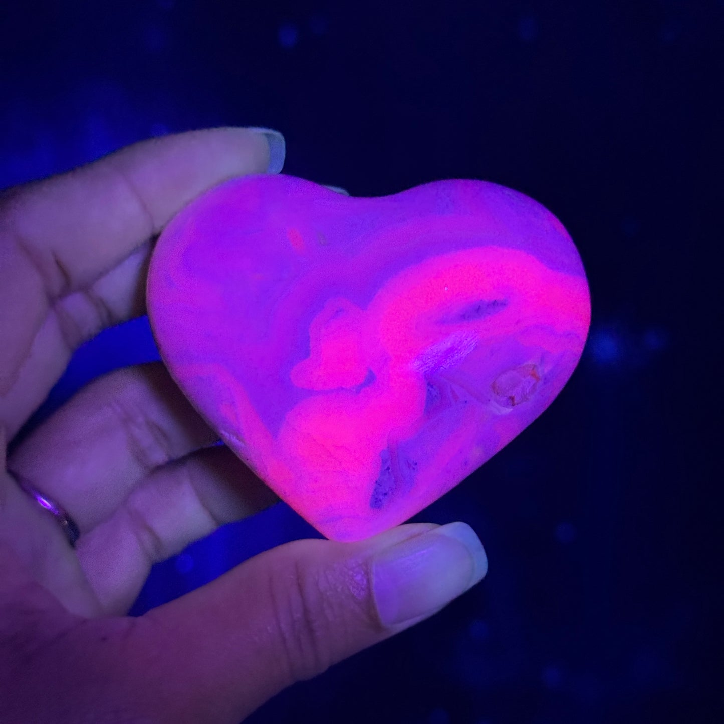 Pink Mangano Calcite Heart – 0.156 kg