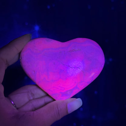 Pink Mangano Calcite Heart – 0.266 kg