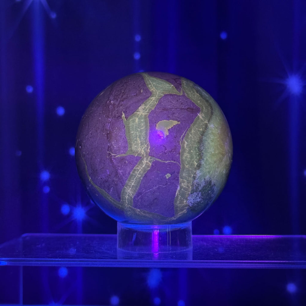 Septarian Sphere – UV-Reactive • 0.456 kg