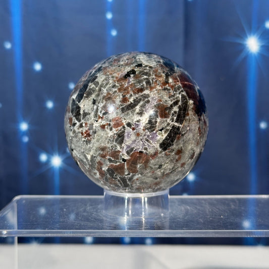 Sodalite-Syenite Sphere – Yooperlite® • 0.462 kg