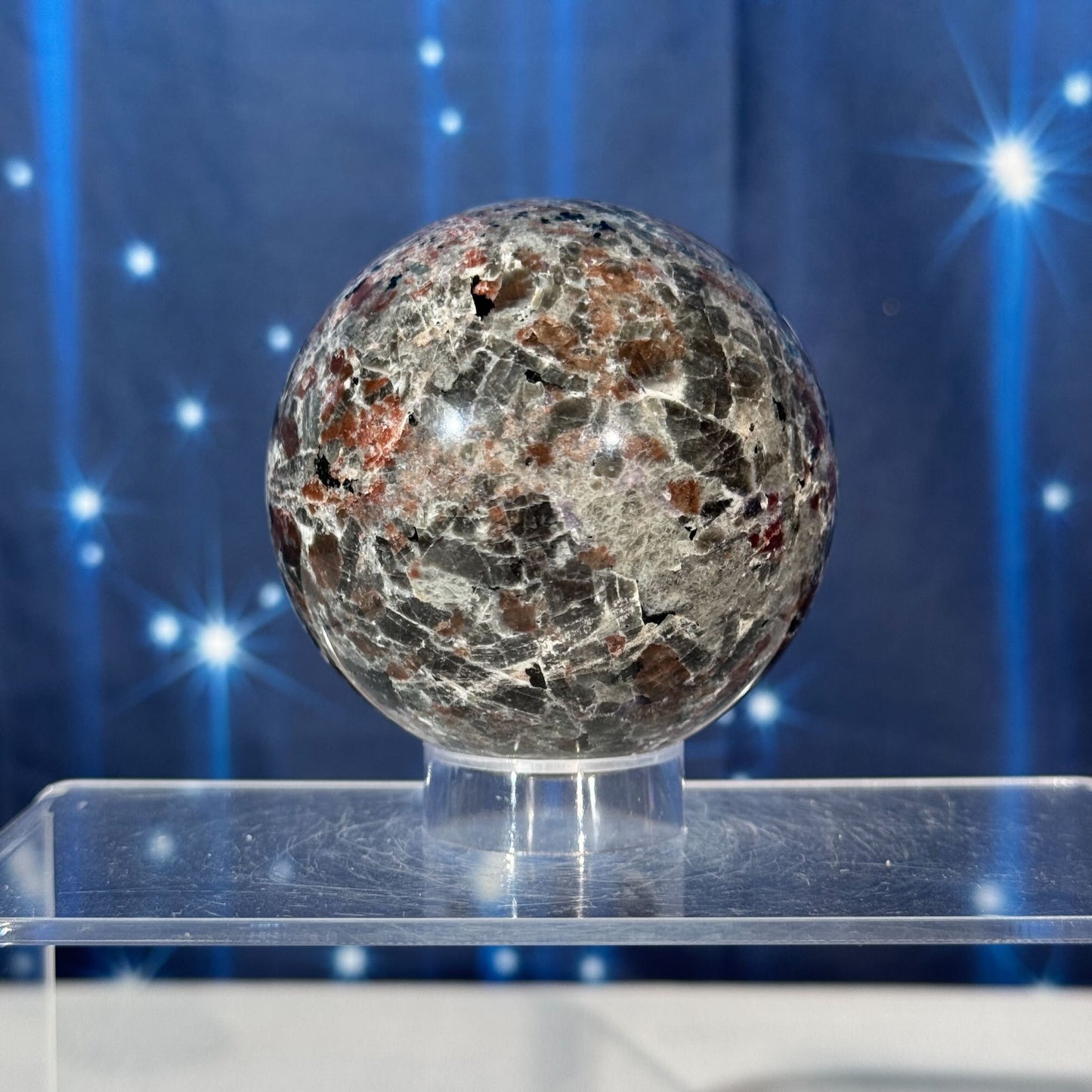 Sodalite-Syenite Sphere – Yooperlite® • 0.462 kg