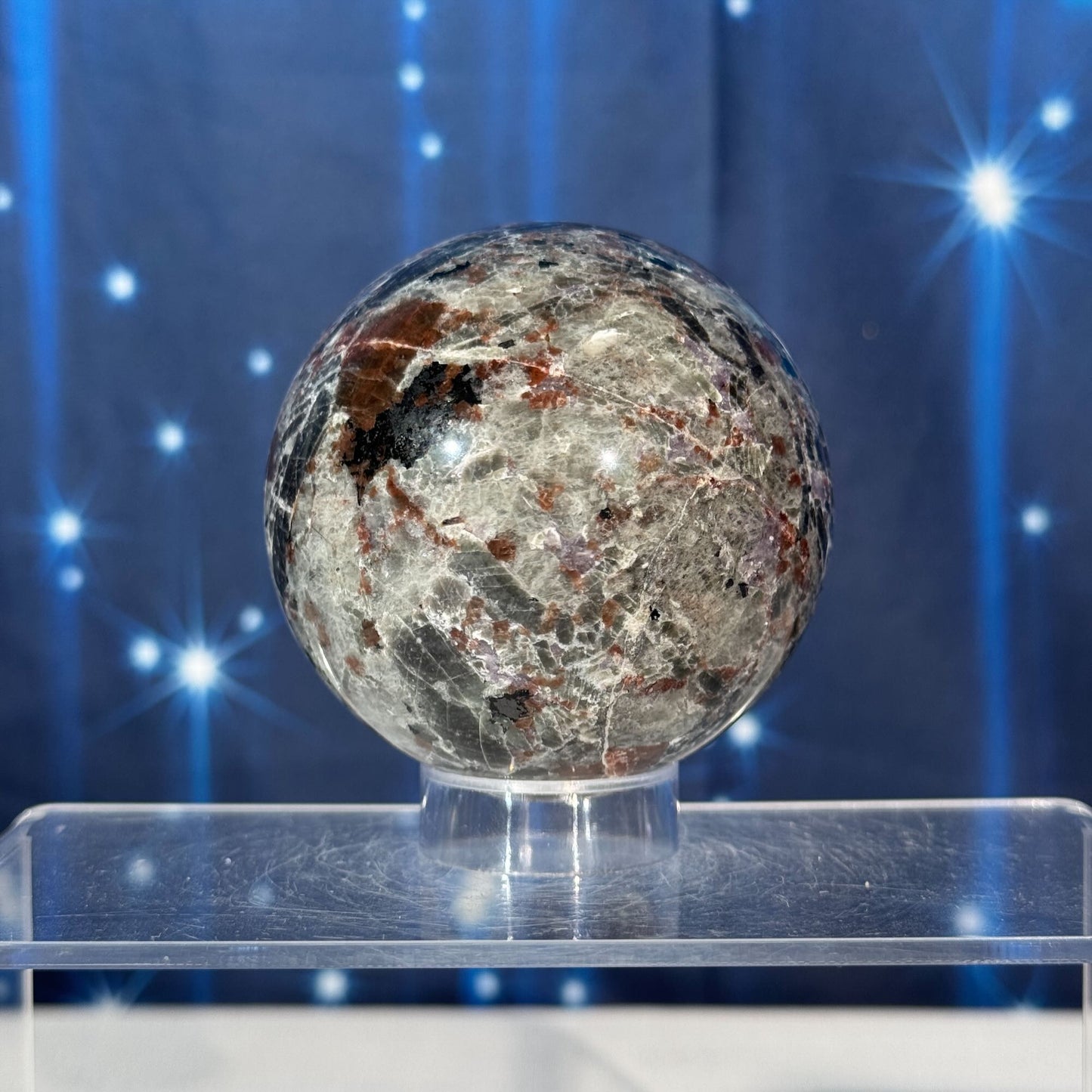 Sodalite-Syenite Sphere – Yooperlite® • 0.462 kg