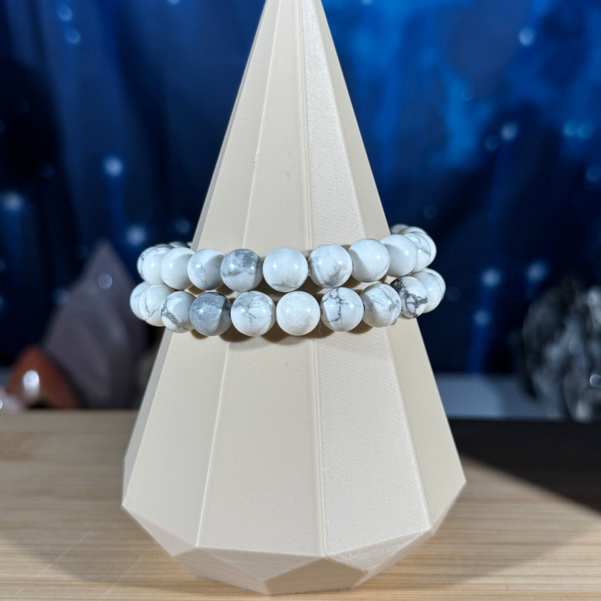 One (1) Howlite bracelet - 8mm beads - fits 6.5" wrist