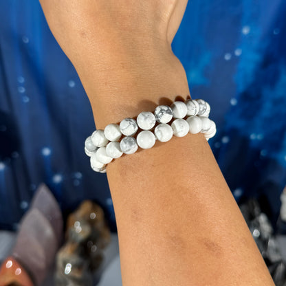 One (1) Howlite bracelet - 8mm beads - fits 6.5" wrist