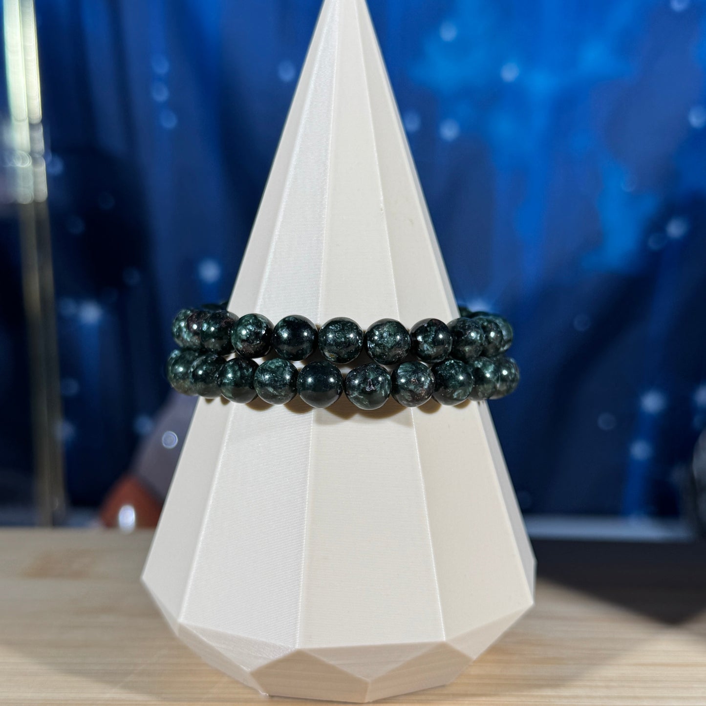 One (1) flashy Seraphinite bracelet - 8mm beads - fits 6.5" wrist