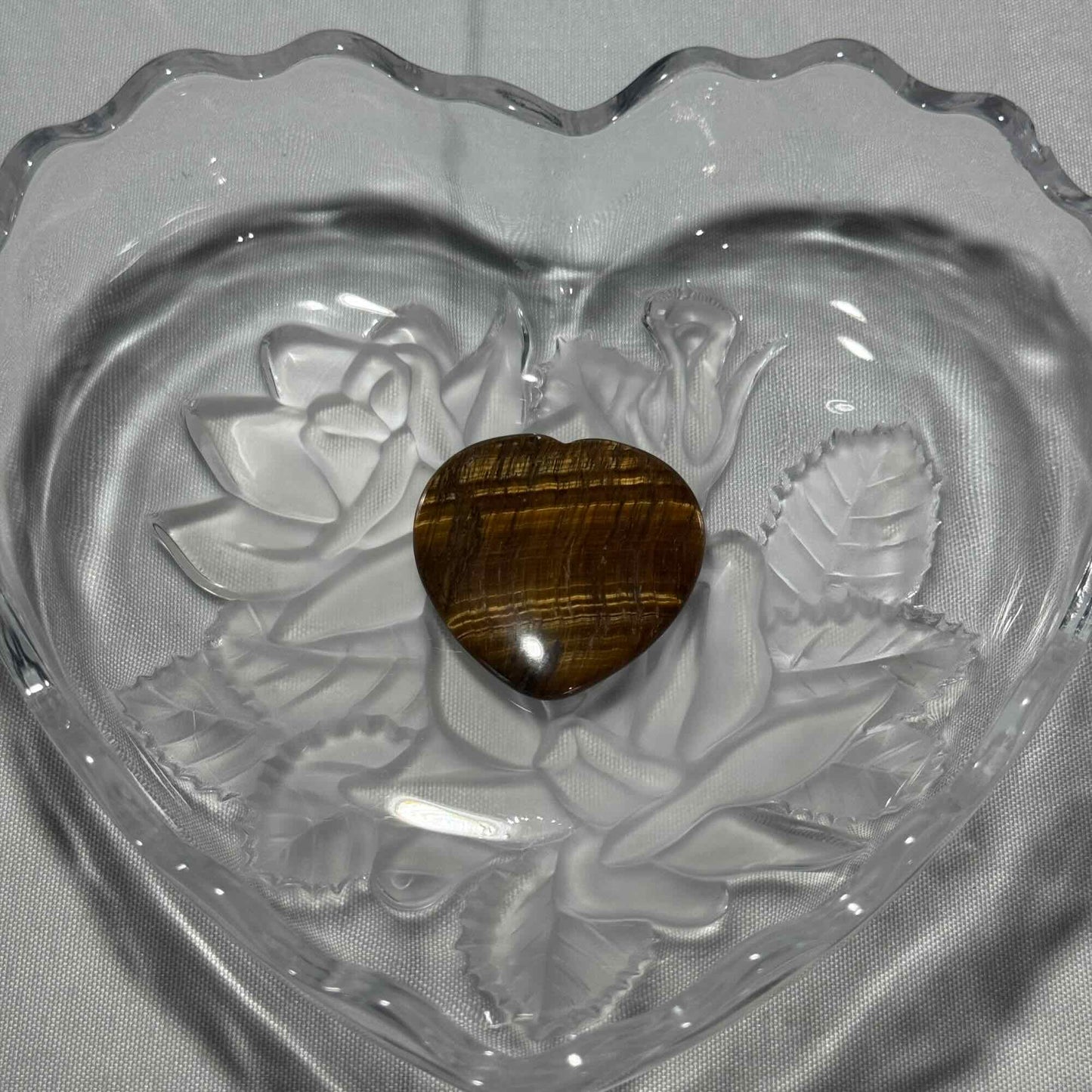 One (1) Tiger's Eye Heart Worry Stone – 0.011 kg